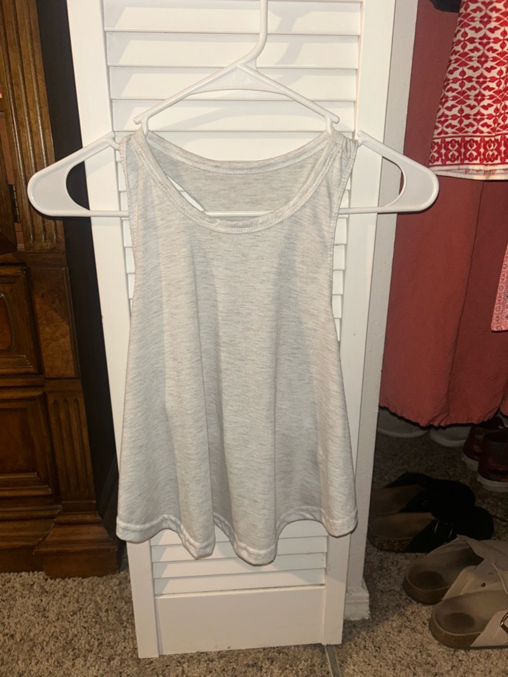 Women's Cropped Lightweight Flowy Grey Tank Top - Breathable Casual